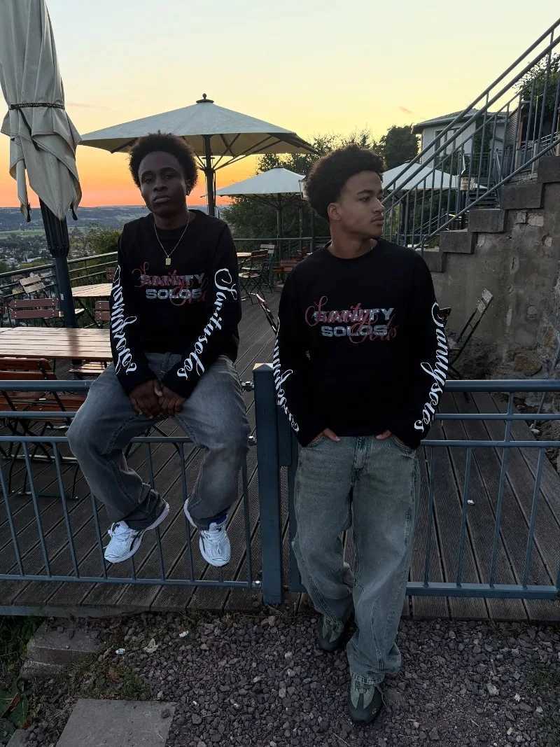 Fashion Y2K retro trend punk letter print pattern design fashionable casual men long sleeved high street gothic Harajuku loose pullover Y251110