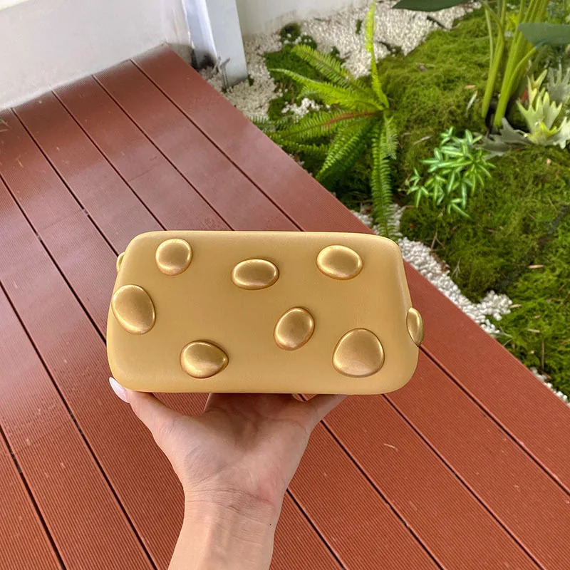 Womens Bags Trend Gold Rivet Evening Bag Elegant Exquisite Clutch Bag Ladies Shiny Handbag Wedding Party Dress Bag 251107