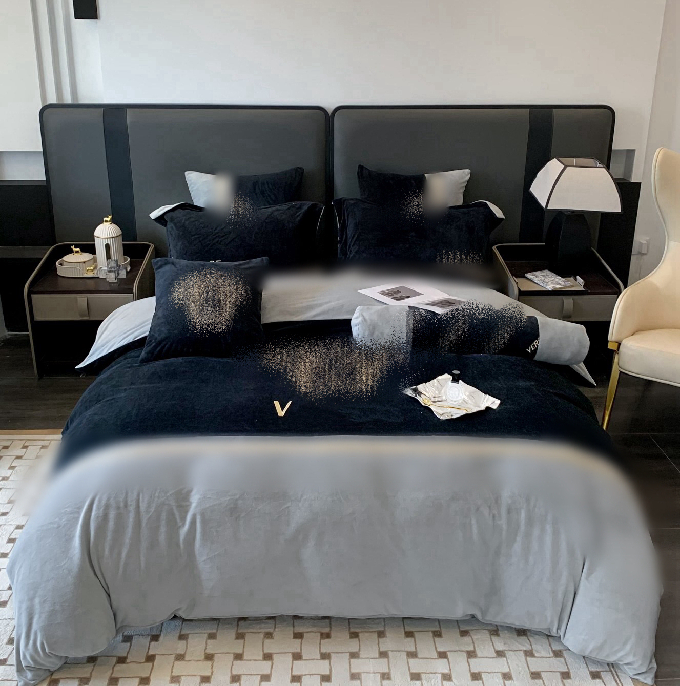 Luxury designer king size bedding sets winter velvet fleece black grey queen size duvet cover bed sheet 2 pillowcases letter printed comforter covers