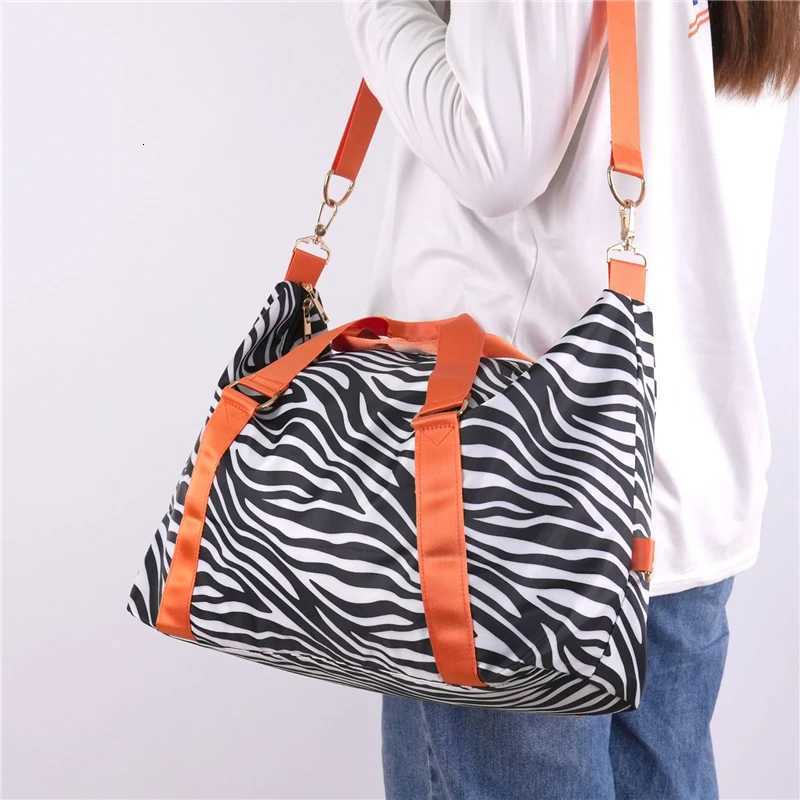 Large Capacity Women Travel Bags Duffle Shoulder Bag Multi-functional for Female Sports Storage Fitness Handbag K251110