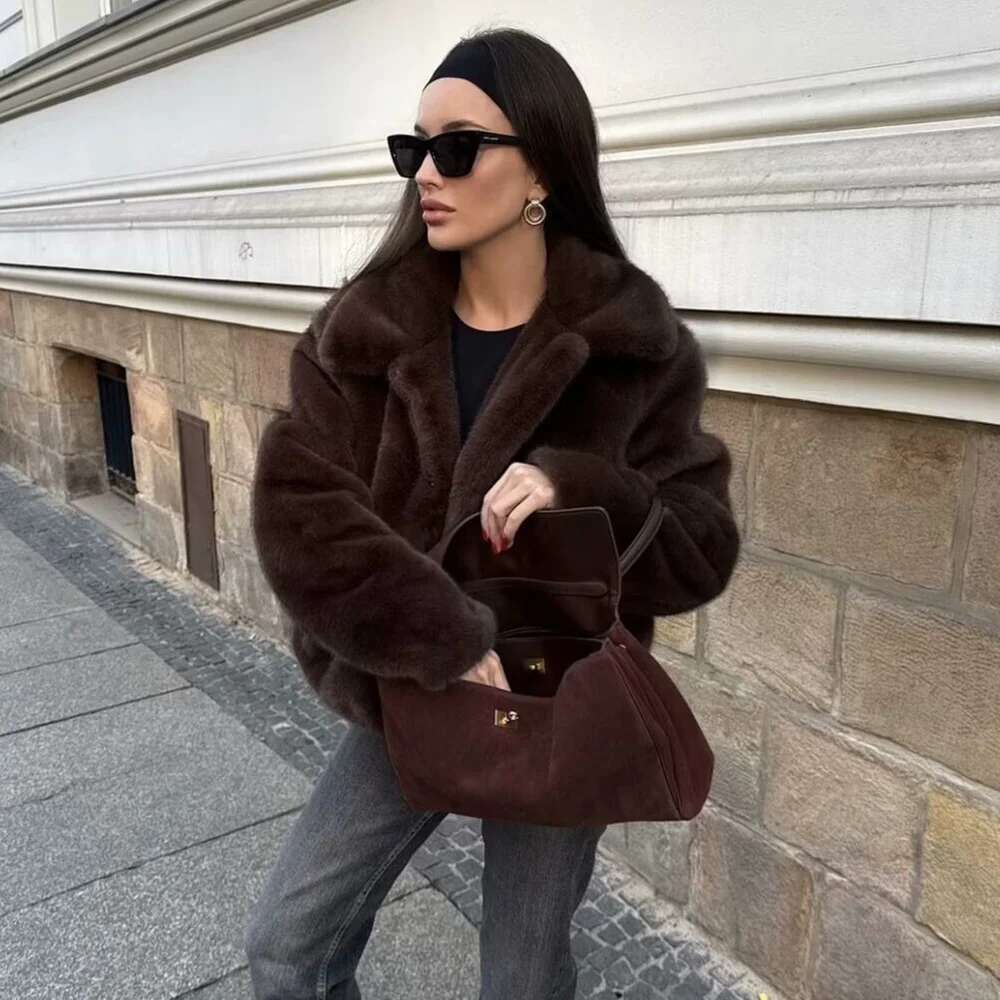 Pb&Za2024 Winter New Women's Clothing Style Versatile Collar Long Sleeve Artificial Fur Effect Short Coat