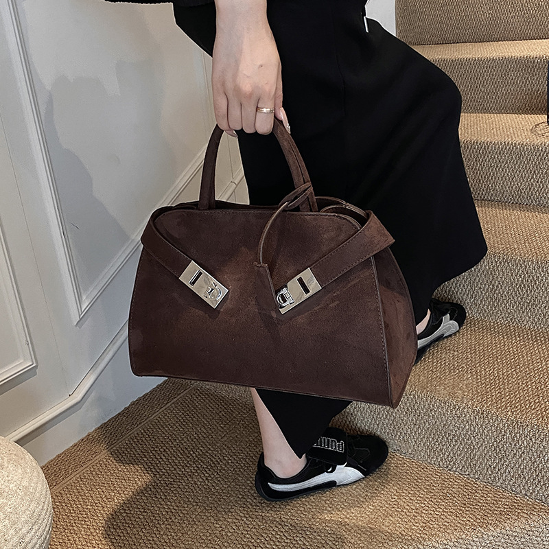 Designer Bag Designer Handbag 2025 New Suede Tote Bag For Women, Luxury Cute And Trendy, Fashionable Large Capacity Shoulder Bag, Textured Motorcycle 