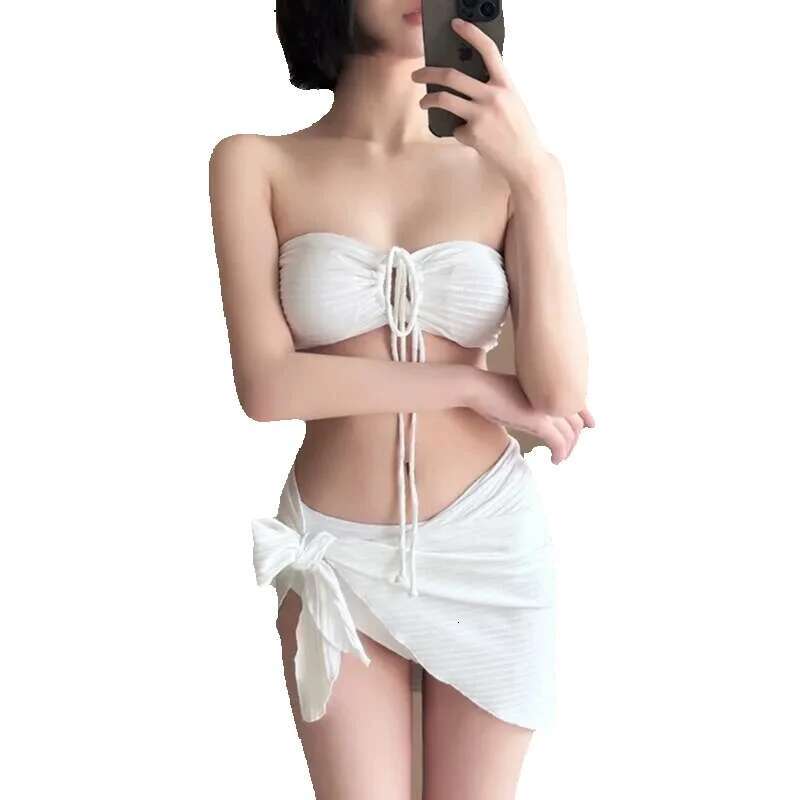 Women's three piece swimsuit, bikini, beachwear, triangle, sexy, high-end, white, red, warm spring