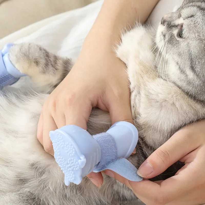 New Arrival 4 pieces of anti slip rubber sheathed pet waterproof rain shoes suitable for small medium and large dogs outdoor cat shoes dog ankle boots