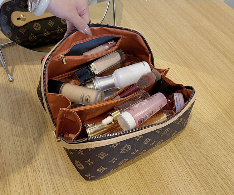 Large-capacity Cosmetic Bag 2025 New Retro Portable Travel Cosmetics Portable Toiletry Storage Bag Storage Bag
