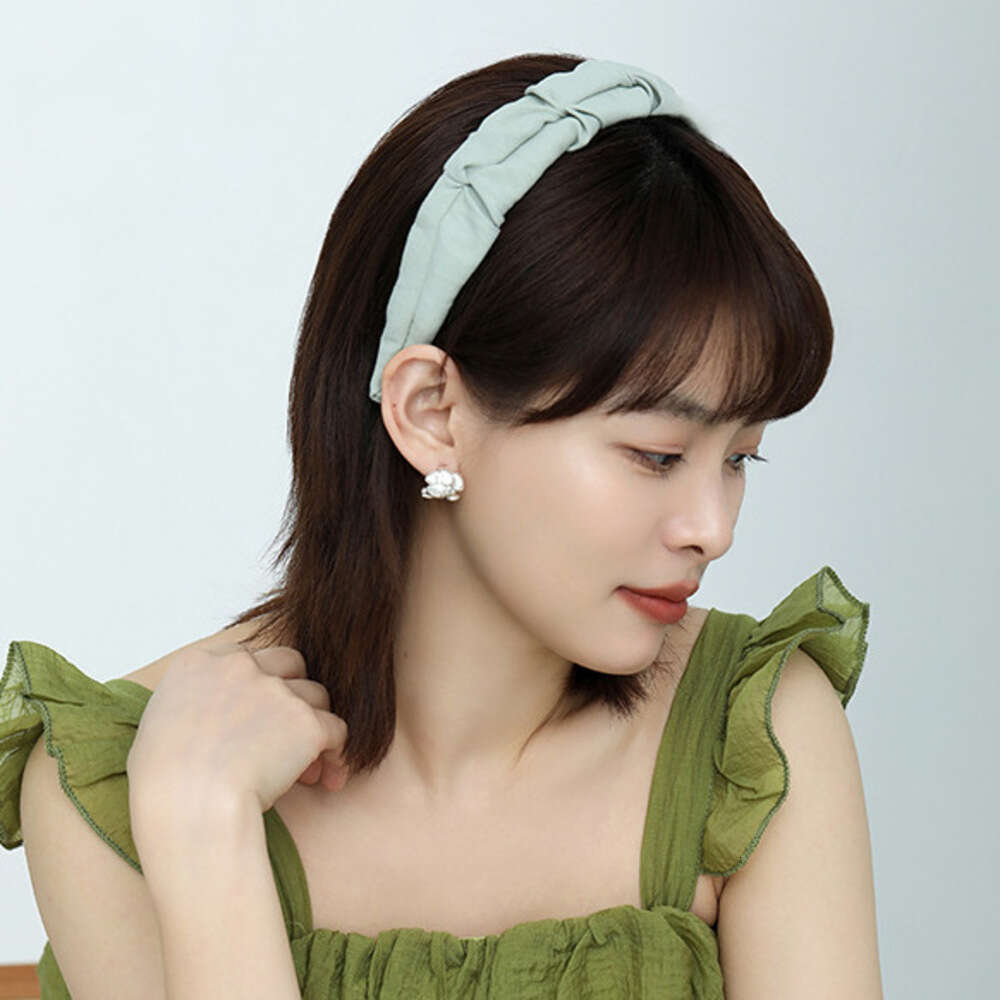 Simple Solid Color Classic Sweet Bow Hairband for Women 2025 New Korean Style Spring Elegant Versatile Hair Accessory Headband
