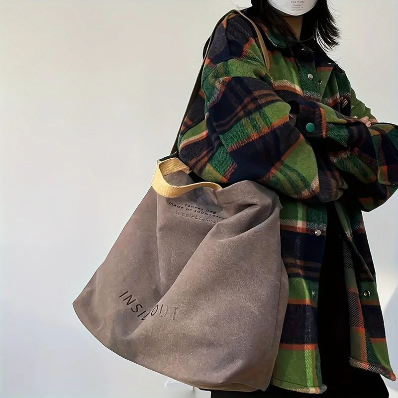 Brown Large Capacity Canvas Tote Bag Gym Shoulder Bag for Sports Travel 1-Pack 251110