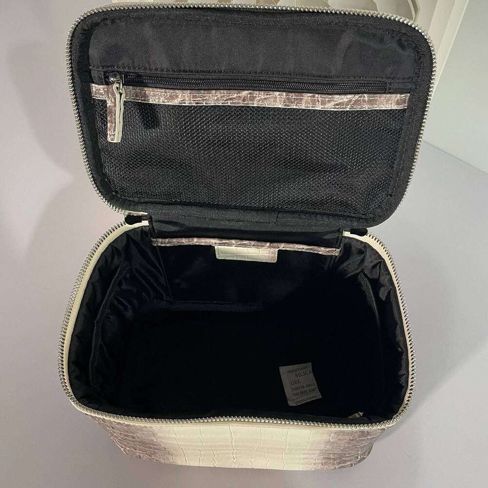 Cowhide Leather Crocodile Pattern Makeup New Free Initials Travel Portable Toiletry Large Capacity Storage Cosmetic Bag 251110