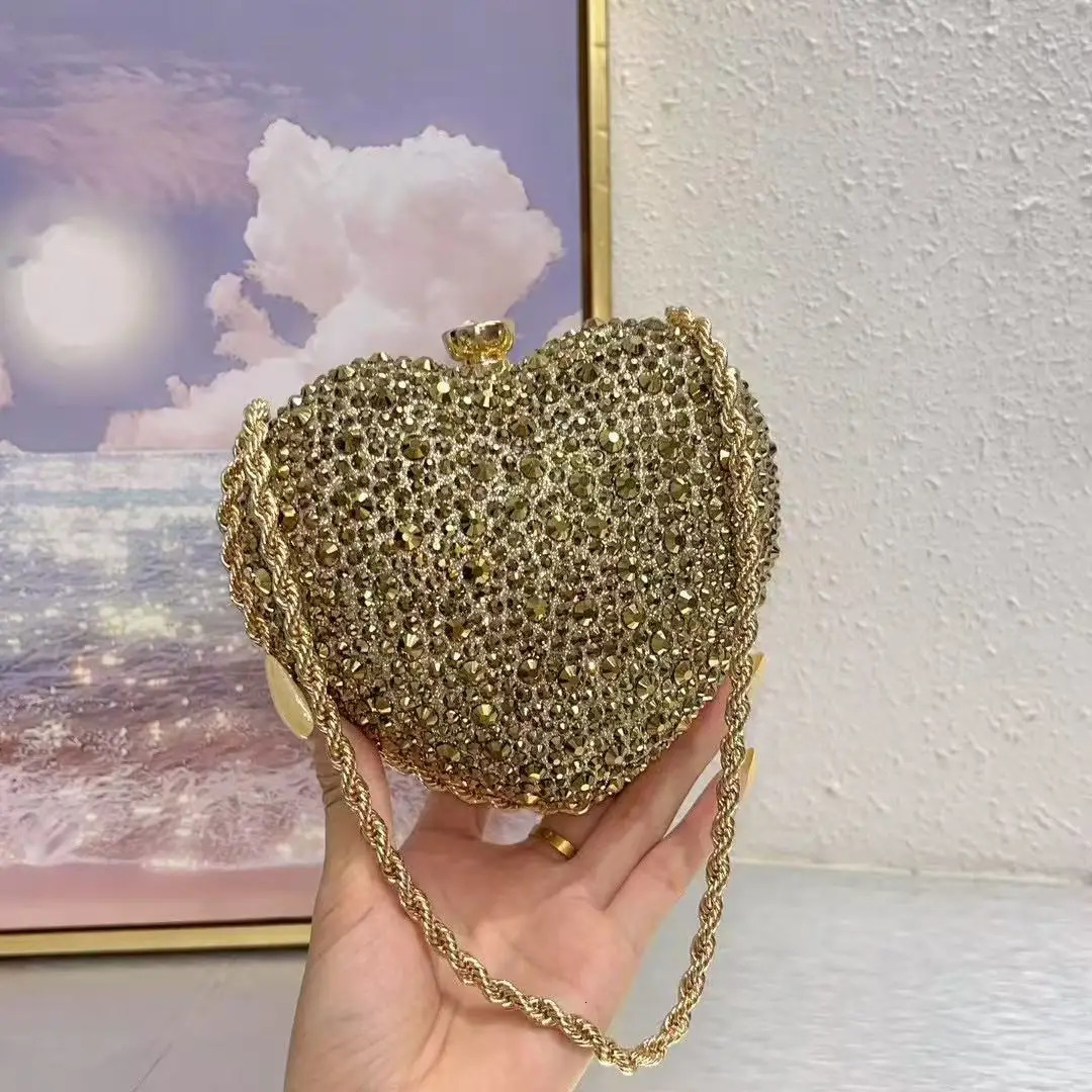 Glitter Shiny Heart-Shaped Clutch Purse Wedding Party Exquisite Mini Bag Women Handbag Luxury Diamond Evening Bag Shoulder Bag R251110