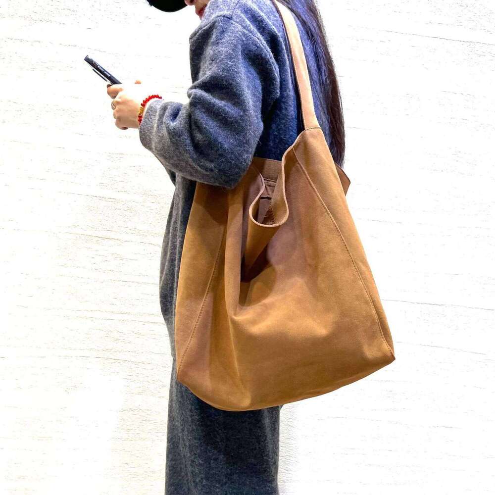 Frosted Head Layer Cowhide Tote Autumn Winter New Niche Design Soft Suede Large Capacity Relaxing Shoulder Bag 251110