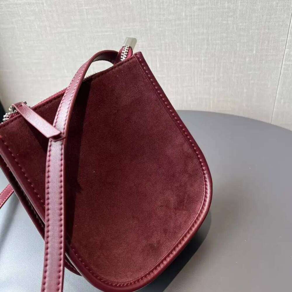New Mini Fahsion Bucket Shoulder Leather Deer Skin Phone Lightweight Travel Shopping Slant Bag Vintage Girl Bag St251110