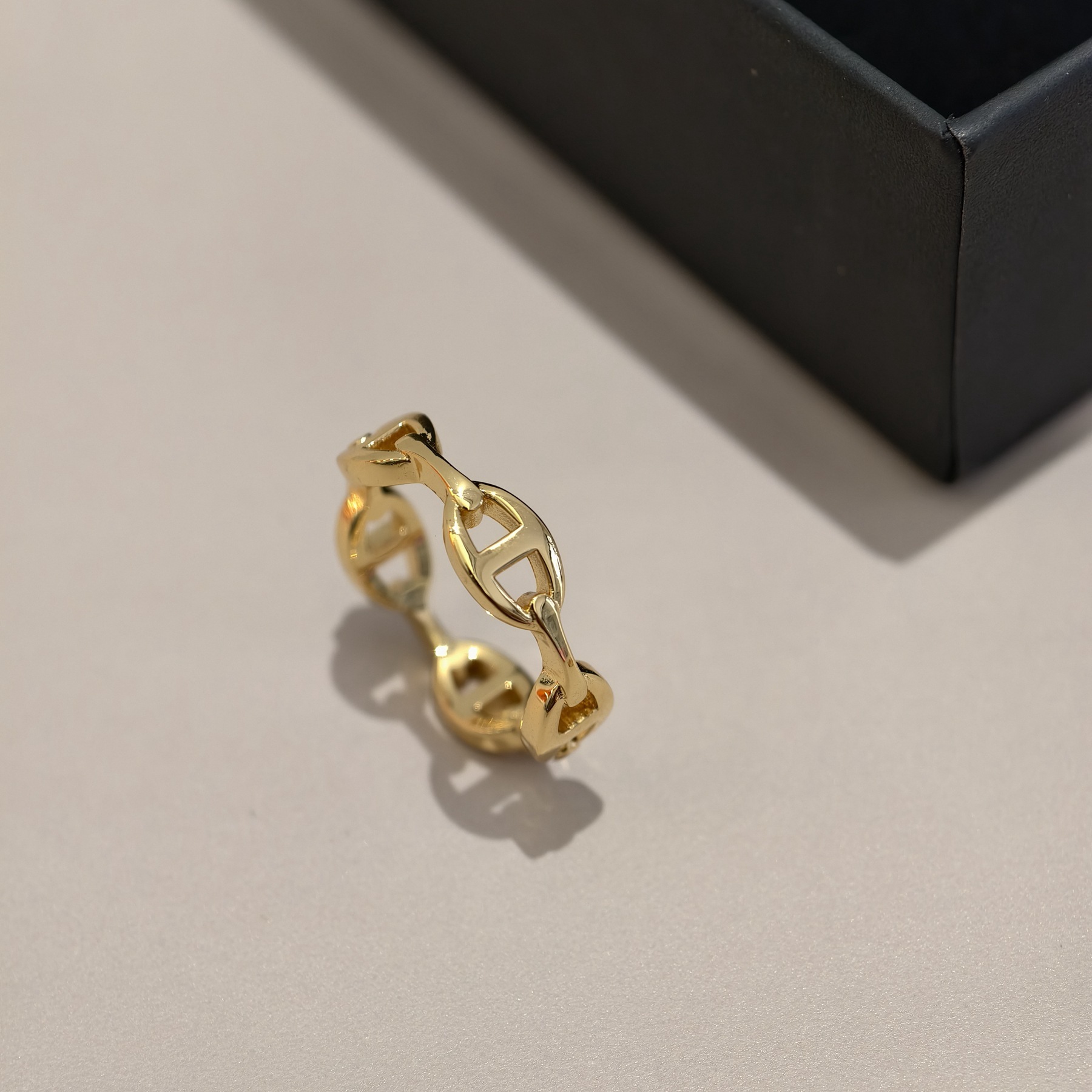 2025 High Precision Edition Aijia Pig Fashion Ring Nose Designer Ring Full Diamond Ring For Women Ins Light Luxury Simple High-end Glossy H Ring