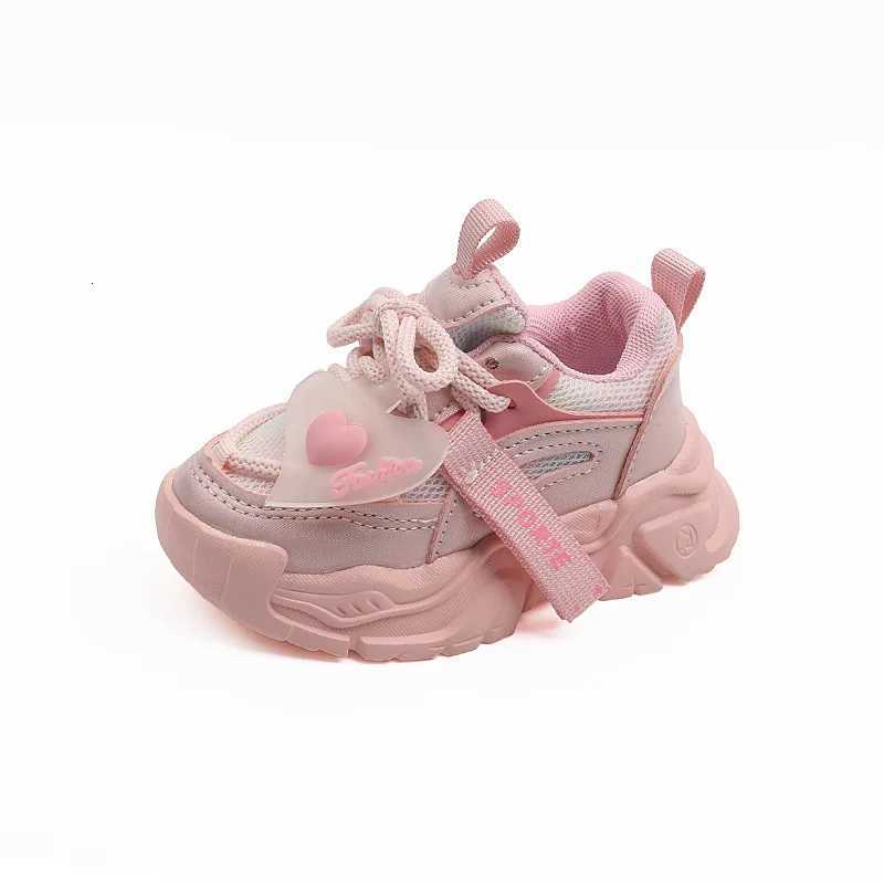 Spring Summer Children Mesh Sneakers Girls Breathable Running Shoes Princess Fashion Heart Design Sneakers Baby Soft Clunky Shoe W251110