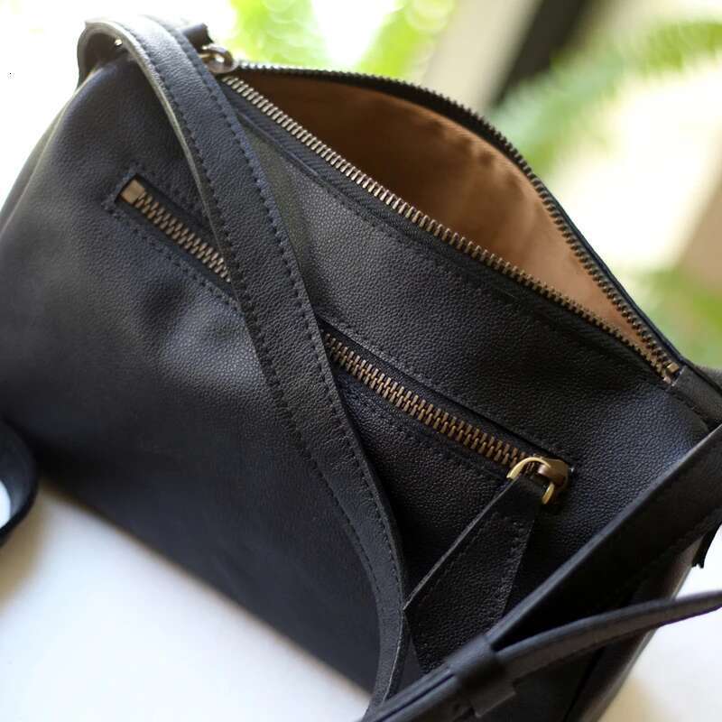 Genuine Leather Women's Shoulder Crossbody Bag, Cowhide, Daily Versatile And Artistic