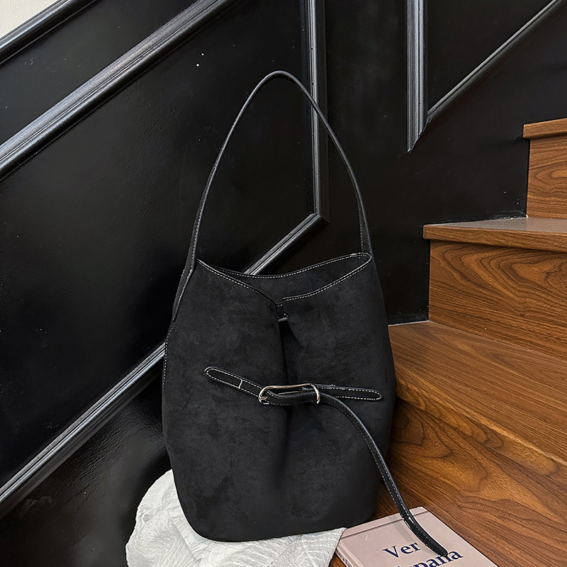 2025 Spring Women's Retro High end Wide Shoulder Bag, Casual Versatile Crossbody Bag, High end Commuting Leisure Bag, Shopping Bag, Versatile Wom