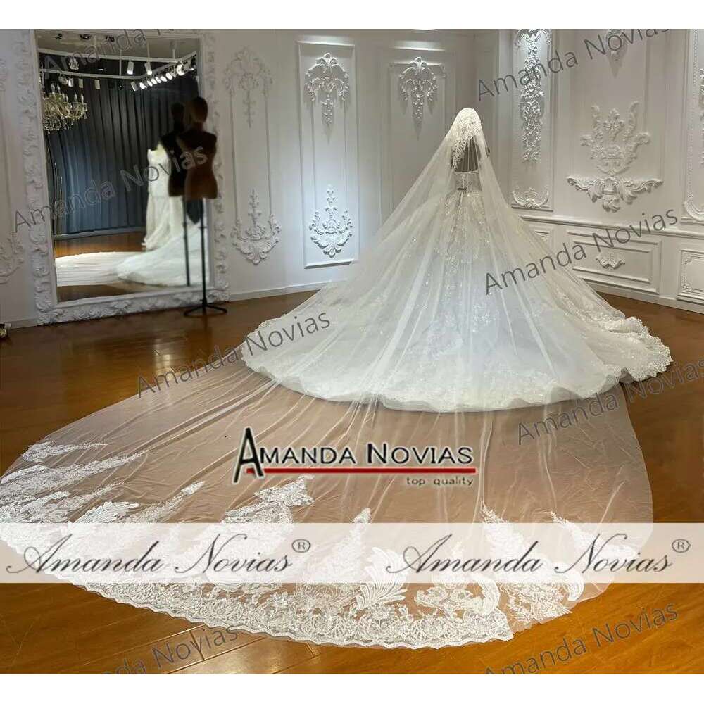 Customized M054 Heavy Beading Detachable Straps With Applique Lace Ball Gown Wedding Dress