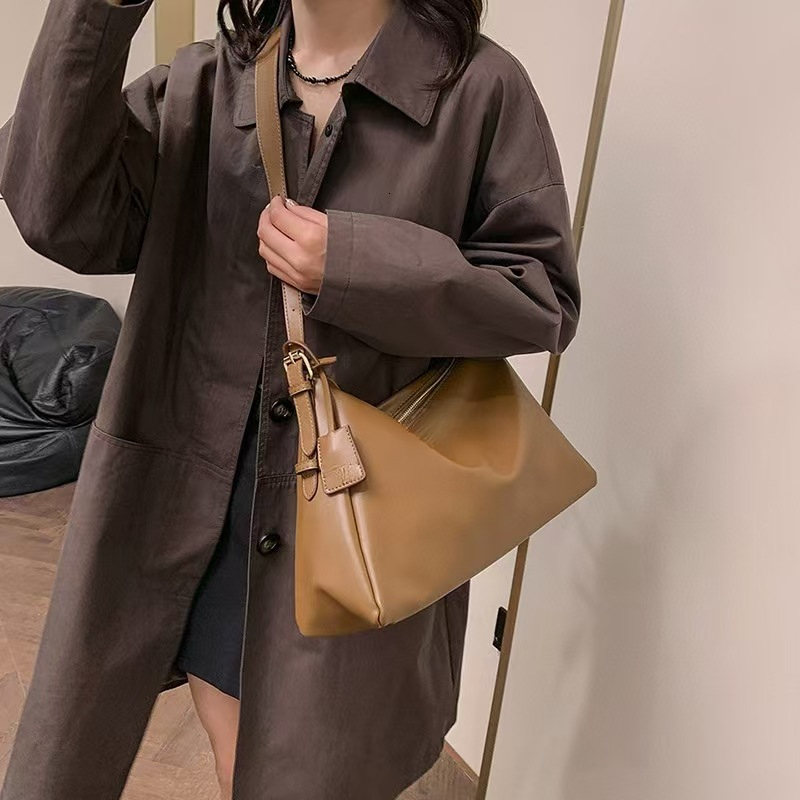 Women's bag light luxury handbag armpit foreskin leather texture handbag shoulder bag winter new multifunctional bag