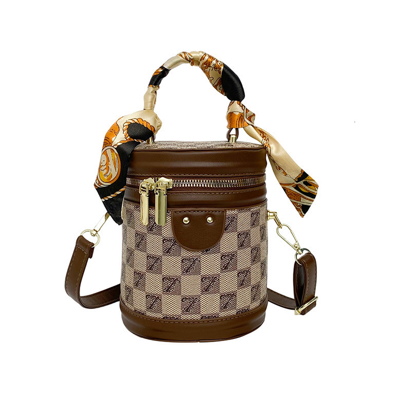 Stylish Simple Clutch Purse Bag For Women With Leather Material And Minimalist Vintage Casual Design R251110