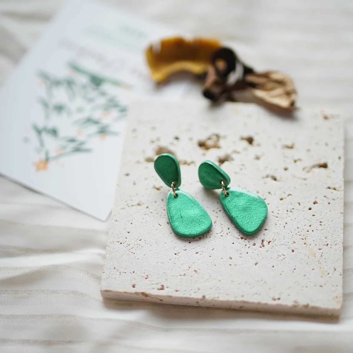 2025 Christmas Winter Holiday Santa Snowman Bell Gingerbread Multi Shapes Polymer Clay Earrings Celebration Accessories Gifts J251110