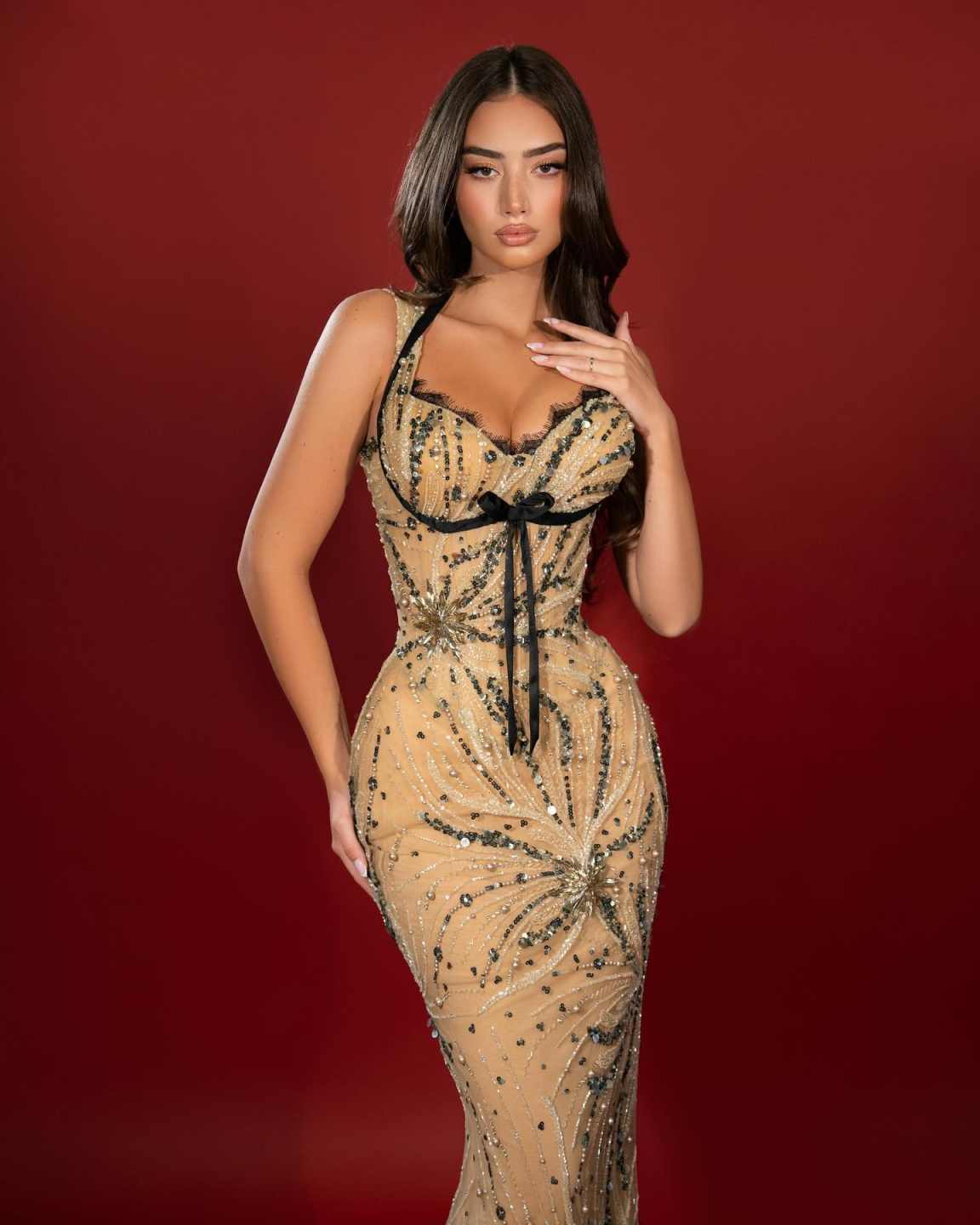 Sexy Halter Crystal Prom Dresses Sparkly Beaded Sequined Floor Length Evening Dress Customized Sleeveless Party Cocktail Gown