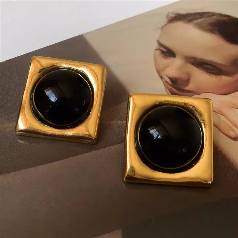 Retro Black Simple Square Stud Earrings for Women Medieval Gold Exaggerate Piercing Jewelry Travel Gifts 250409