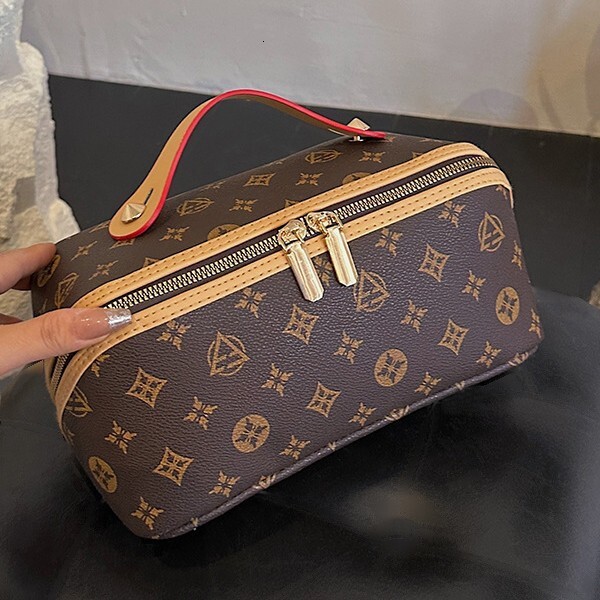 Large-capacity Cosmetic Bag 2025 New Retro Portable Travel Cosmetics Portable Toiletry Storage Bag Storage Bag