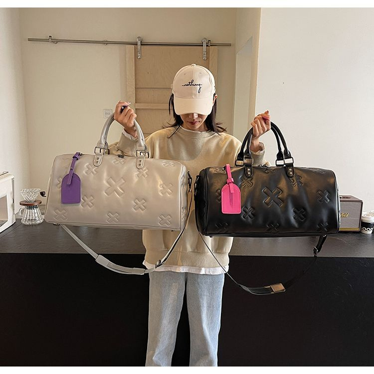 Fashion Winter New Designer Bag Women's Embossed Travel Bag Large Capacity Handbag Business Travel Sports Storage Fitness Bag