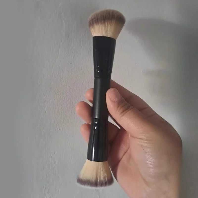 1pc Double Headed Foundation Blush Brush Dense Fluffy Bristles Even Coverage Streak Free Finish for All Skin Types Makeup Lovers L251110