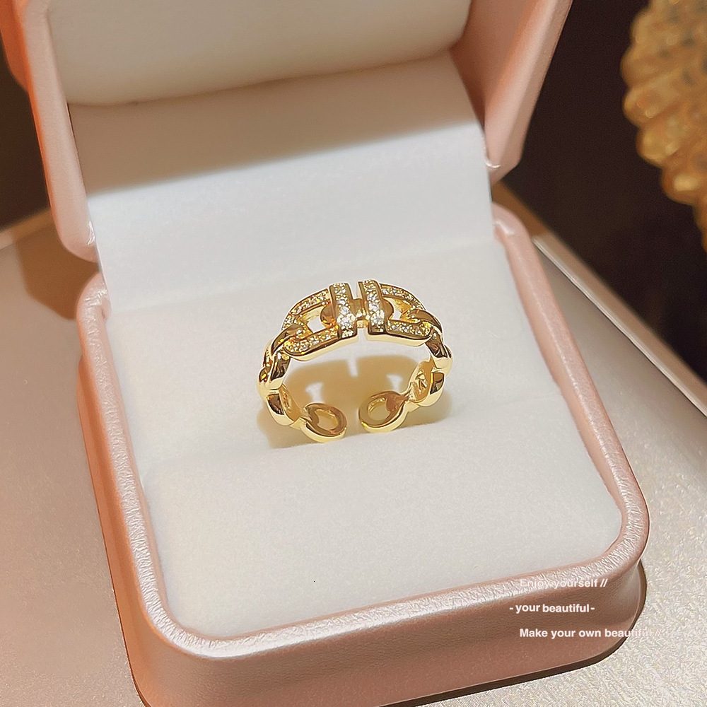 Elegant Hot-selling Copper Inlaid Zircon Fashion Ring Ring Light Luxury High-end Niche Design Adjustable Designer Ring Open Couple Rings For Women