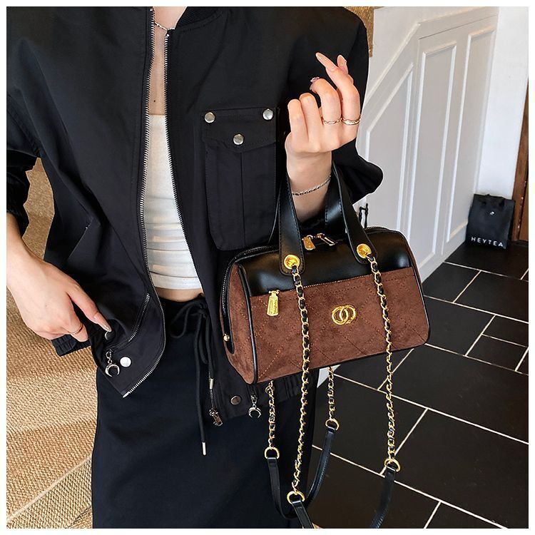Light luxury handbag retro winter new women's designer bag matte bag multifunctional crossbody bag fashionable handbag