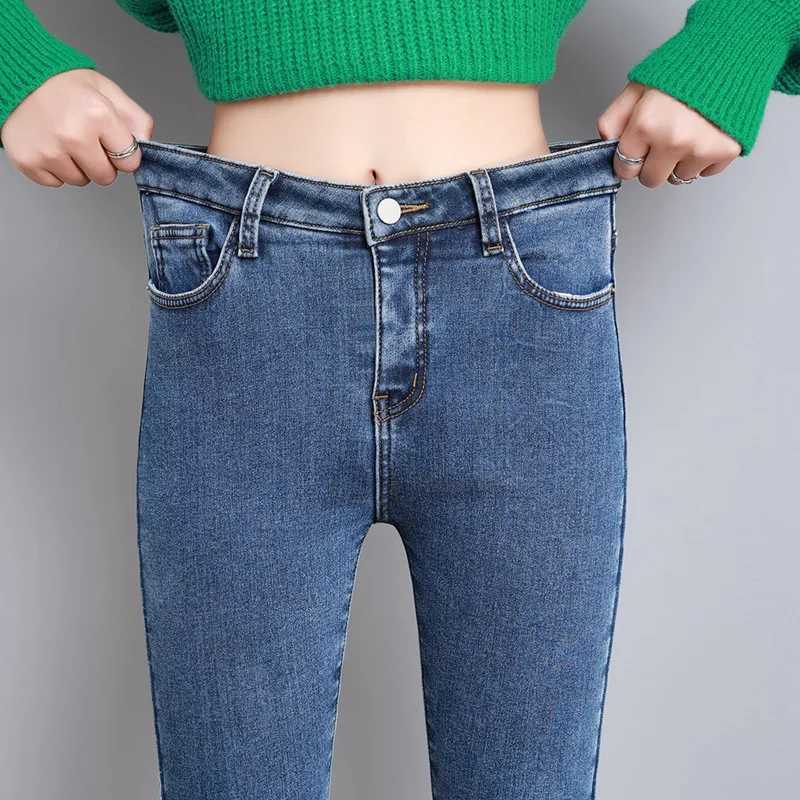 New Women Thermal Jeans Winter Snow Warm Plush Stretch Jeans Lady Skinny Thicken Denim Pants Plus Fleece Retro Blue Mom Trousers C251110
