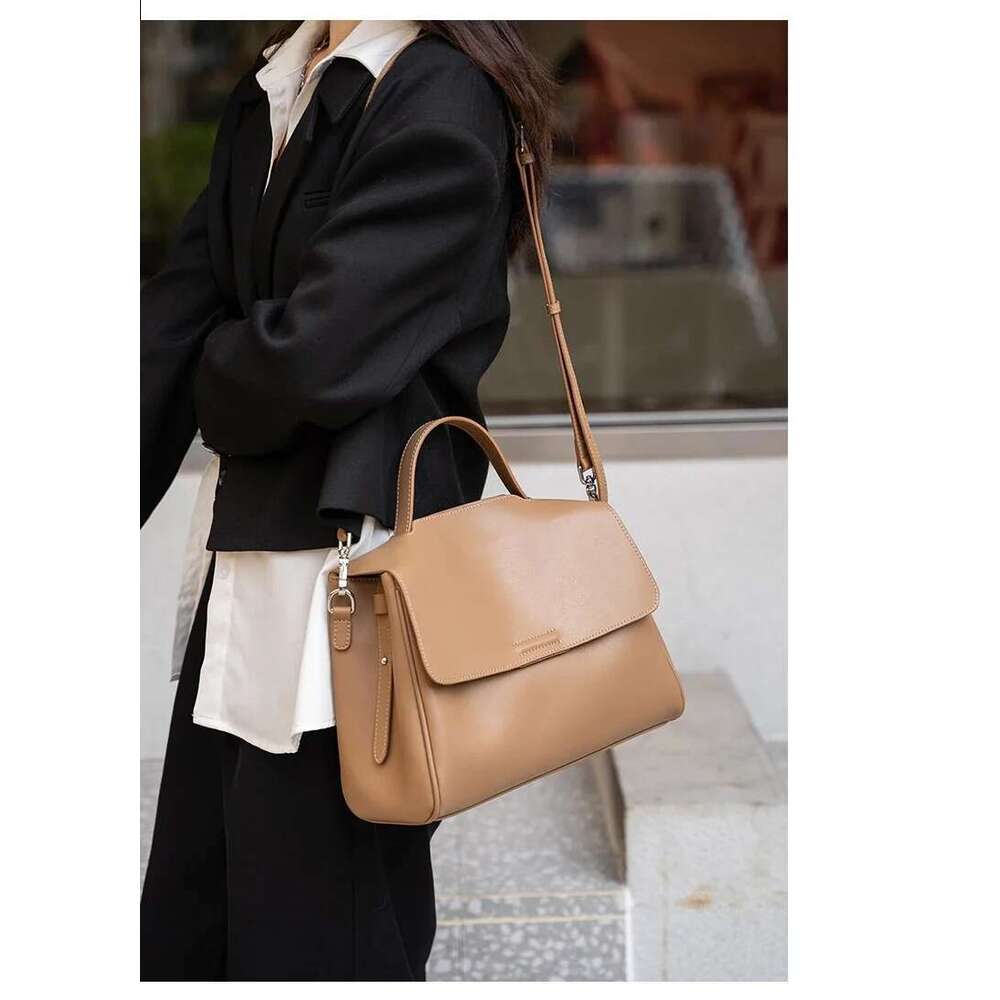 Women's Cowhide Genuine Leather Shoulder Bag Female Fashion Designer Handbags Ladies Commuting Large Capacity Bucket Bags