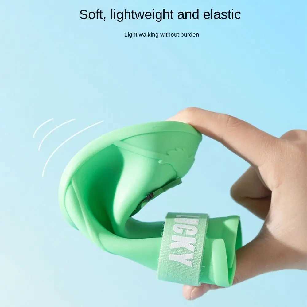 New Arrival 4 pieces of anti slip pet rain shoes new waterproof outdoor shoes socks pet silicone boots dog ankle boots Z250410