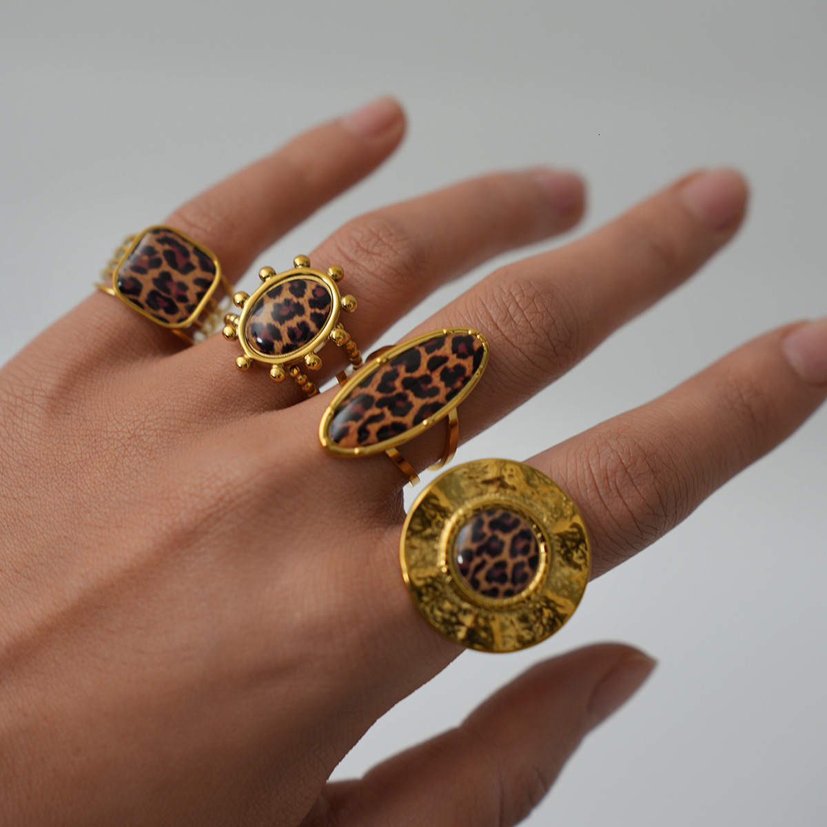 Cross-Border Hot-Selling Jewelry Stainless fashion ring Steel 18K Leopard Print Ring Designer Ring for Women Niche High-End Light Luxury Open Ring Who