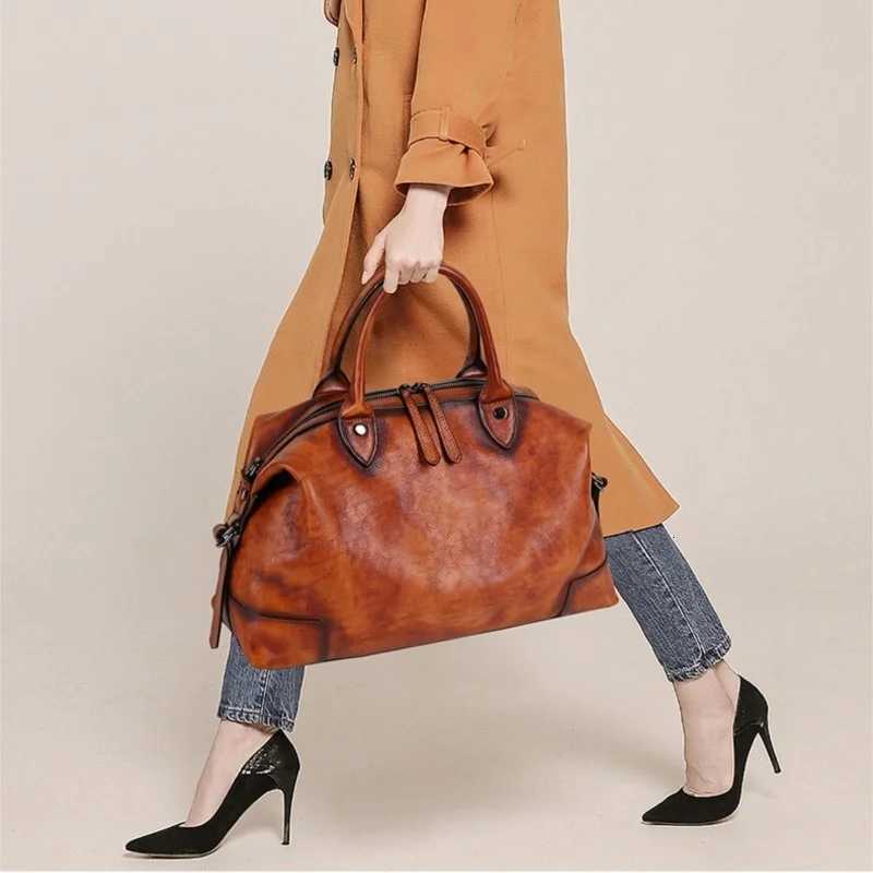 MOTAORA Leather Handbag for Women Vintage Boston Style Soft Cowhide Large Capacity Travel Shoulder Bag K251110