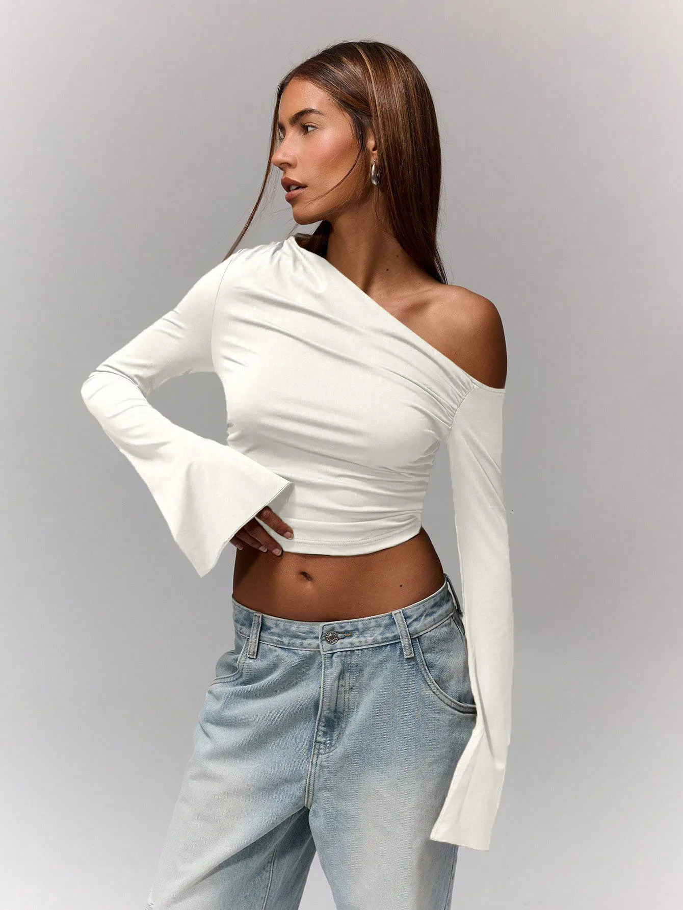 Street casual fashion Oblique shoulder ultrathin Tshirt folding waist weight loss solid color long sleeved womens spring and summer 250407