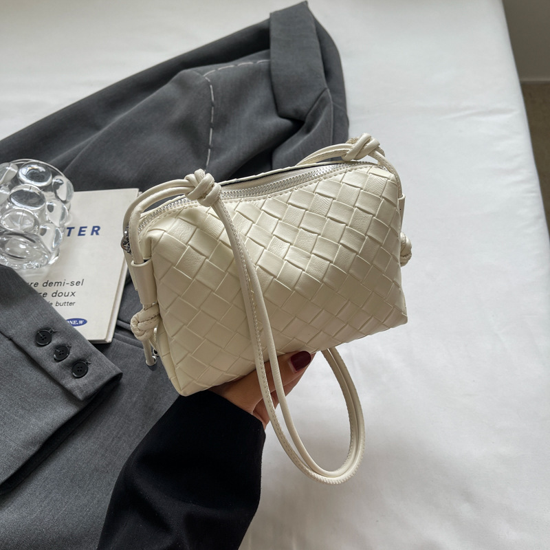 Fashion Trend Pillow for Women Summer Korean Version Simple Versatile Shoulder Niche Casual Crossbody Bag