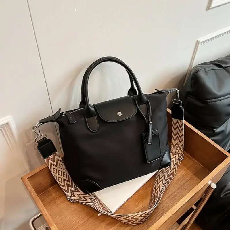 This Year's Popular Nylon Bag Women's High-Capacity 2024 New High-Sense Broadband Messenger Bag Tote Handbag