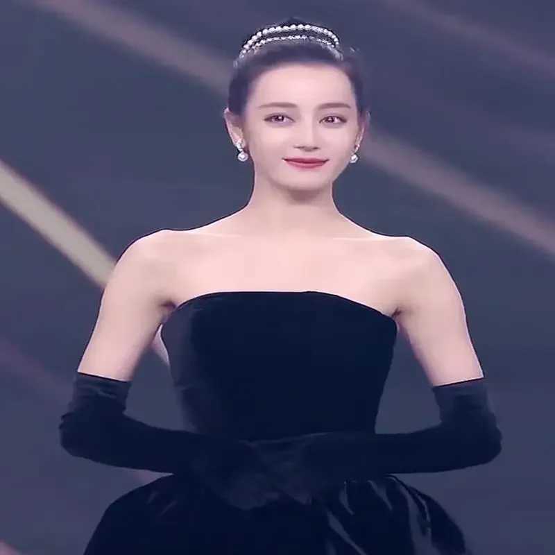 Winter Gloves Gold Velvet Womens Gloves Warm Autumn and Winter Retro Elegant Wedding Dress Etiquette Velvet Gloves A586 L251110