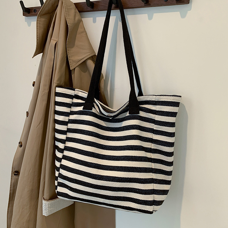 Women's Large Capacity Single Shoulder 2025 New Women's Designer Bag Niche Zebra Print Canvas Handheld Mother Handbag Outdoor Leisure Multif