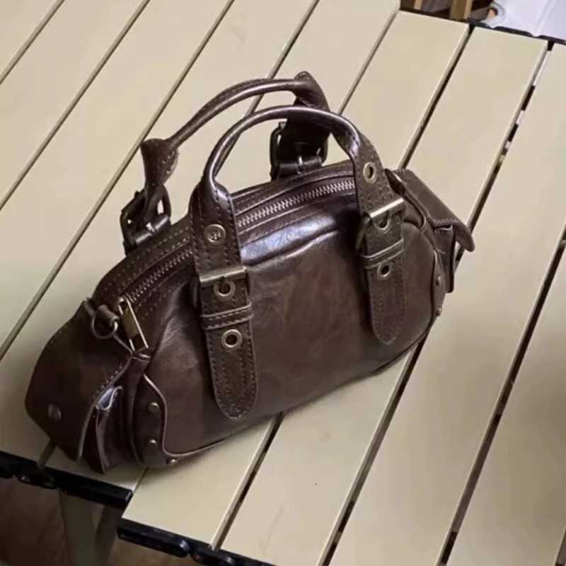 Fashion PU Leather Womens Shoulder Bags Vintage Casual Locomotive Female Crossbody Bag Rivets Niche Design Ladies Handbags K251110