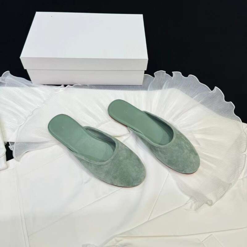 Guangzhou High-Quality 2024 Spring Summer New Style Closed-Toe Retro Mules Flat Genuine Leather Sole Sandals For Women