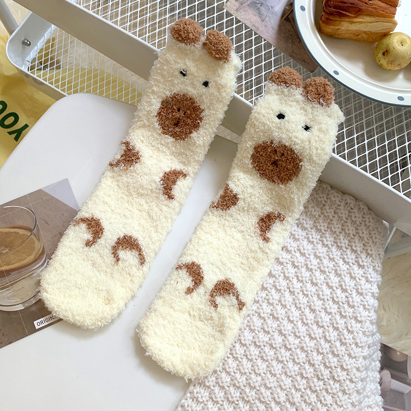 Coral Fleece Socks for Women Kapibara Mid-Calf Socks Winter Thickened Warm Fuzzy Cartoon Socks Korean Style Sleep Socks