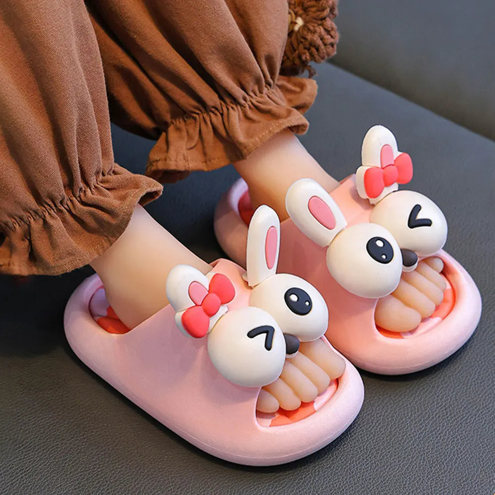 Summer childrens sandals and slippers suitable for boys and girls baby non slip soft bottom bathroom parents childrens sandals 250409