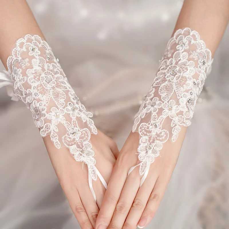 Bridal Gloves Long Lace Flower Accessories Wedding Hook Fingers Look Thin and Beautiful Gloves L251110