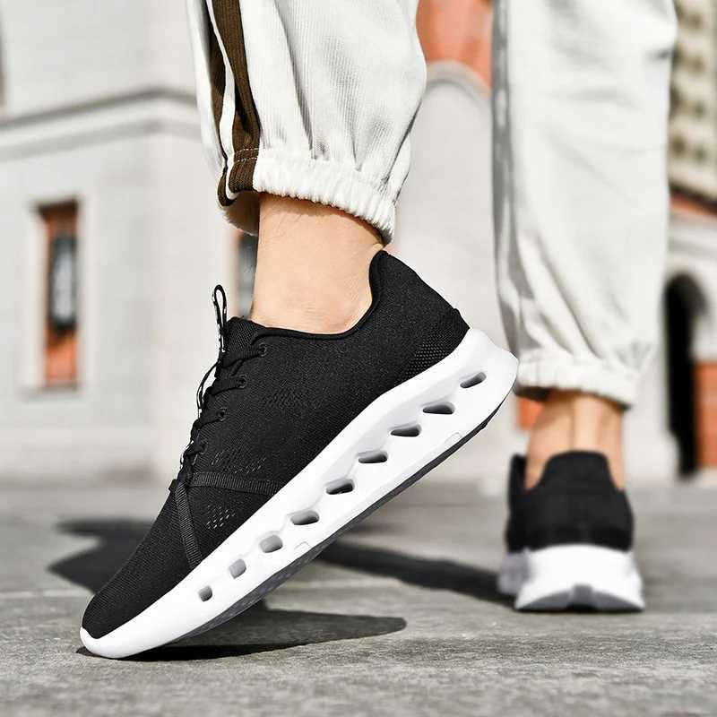 High Quty Black Mens Brand Sneakers Breathable Low Top Running Shoes For Men light Platform Trainers Man zapatillas hombreC250410