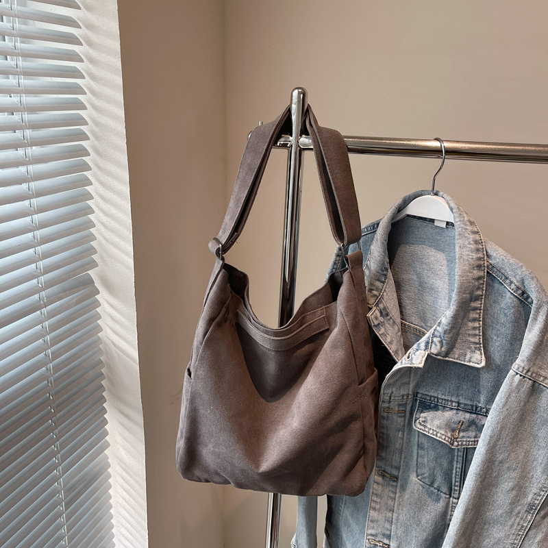 Ladies' autumn vintage high-end wide shoulder bag, casual simple versatile crossbody bag, high-end commuting leisure bag, shopping bag, versatile