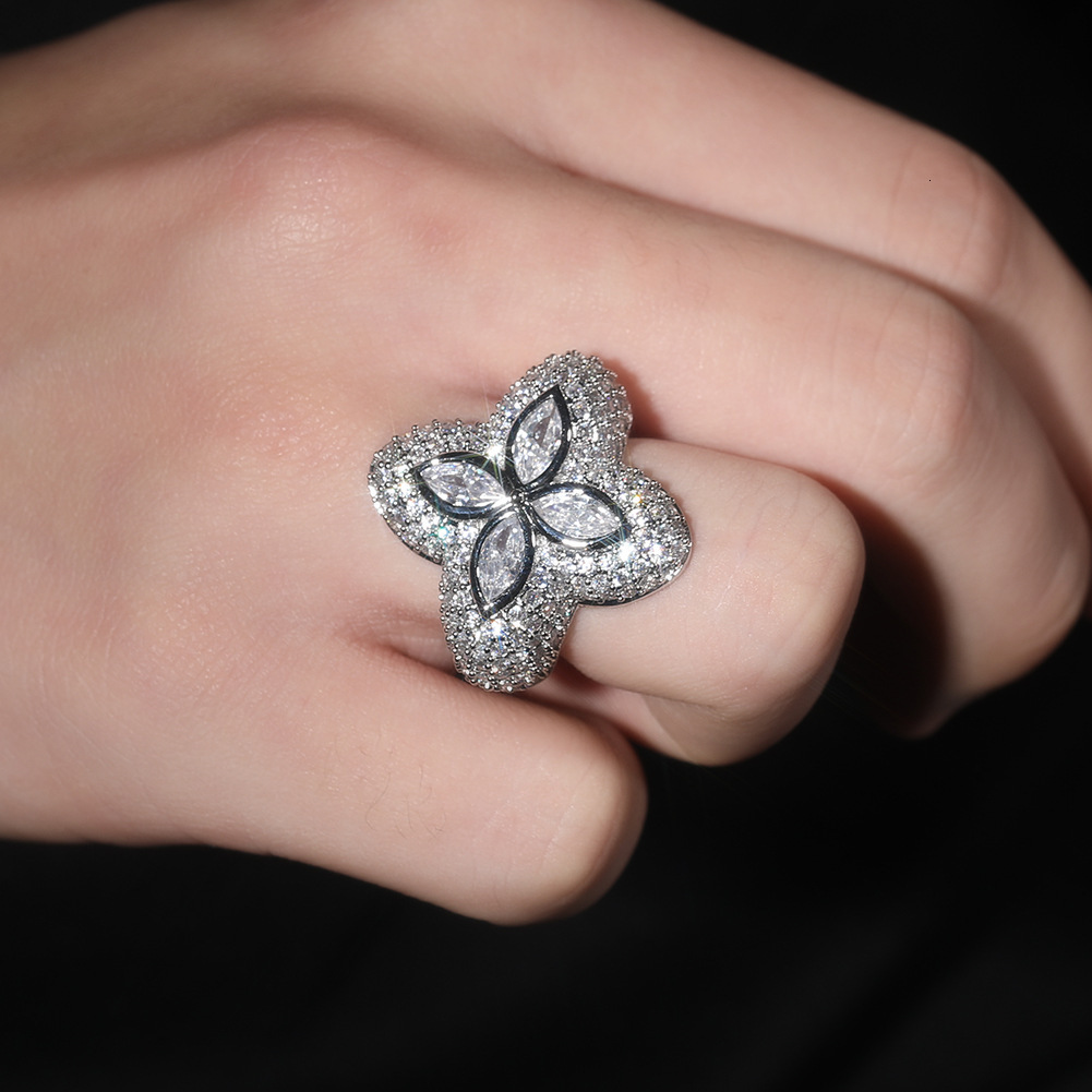 European Style Fashion Ring American Cross-border Clover Shaped Zircon Ring Designer Ring Niche All Diamond Flower Shaped Green Diamond Jewelry Ring