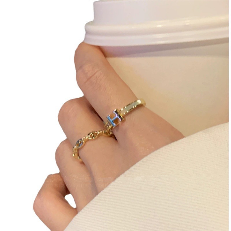 Exquisite Pig Nose Letter H Shell Designer Ring Zircon Ring For Women Niche High-end Light Luxury Stackable Fashion Ring Ring, Versatile Ring