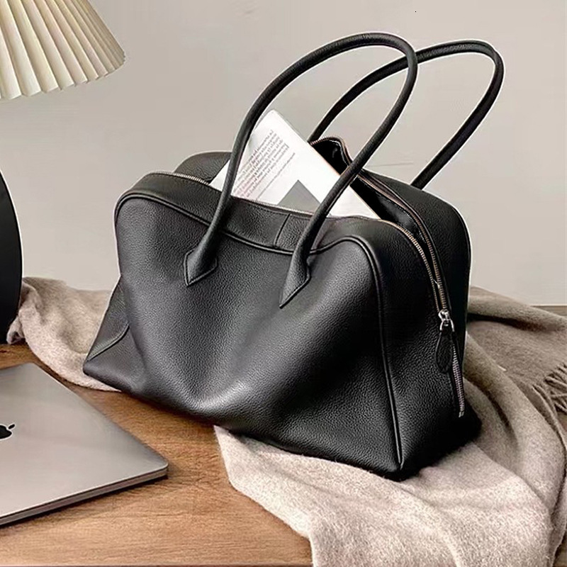 Leather texture lychee pattern design solid color light luxury handbag large capacity designer winter new underarm bag